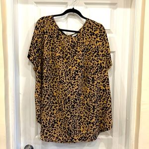 Ava &Viv cheetah shirt in 3x